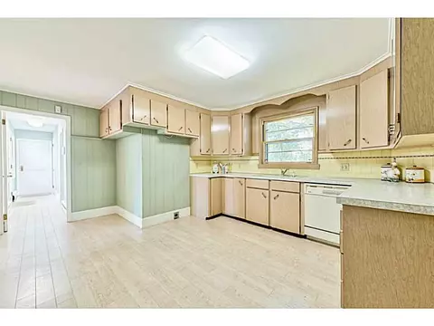 120 Balcom Ave, Warwick, RI 02889 photo 11