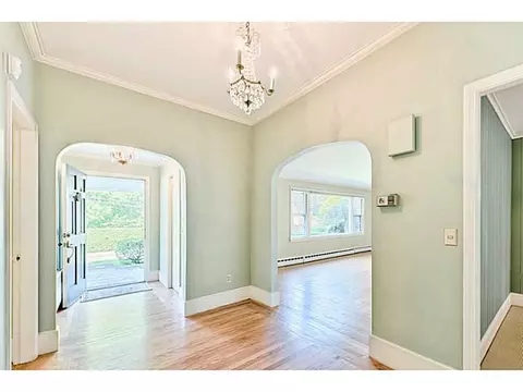 120 Balcom Ave, Warwick, RI 02889 photo 5