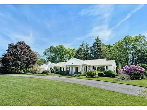 120 Balcom Ave, Warwick, RI 02889 photo 3