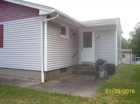 182 Morin St, Woonsocket, RI 02895 photo 3