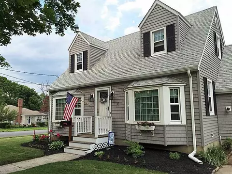 4 Potomac Cir, Warwick, RI 02888 photo 1
