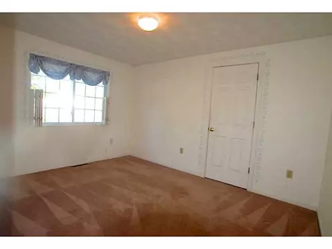 10 Cameron Ct, Warwick, RI 02886 photo 14