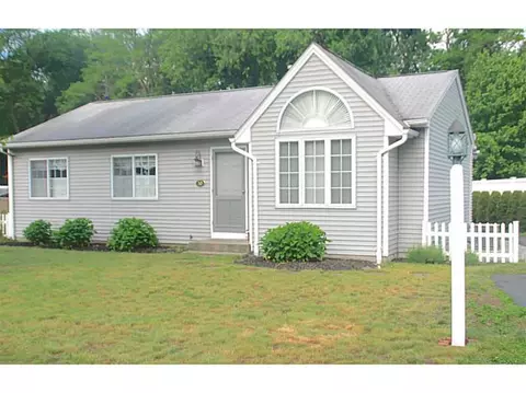 10 Cameron Ct, Warwick, RI 02886 photo 2
