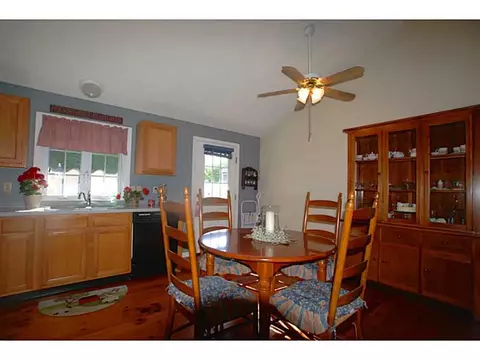 10 Cameron Ct, Warwick, RI 02886 photo 17