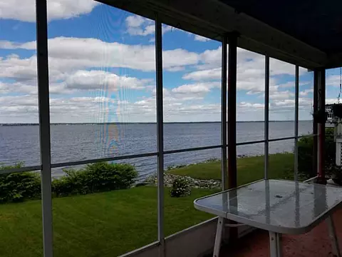 92 Burnett Rd, Warwick, RI 02889 photo 6