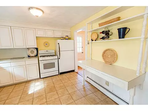 83 Sandro Dr, Warwick, RI 02886 photo 8