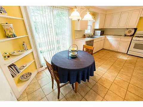 83 Sandro Dr, Warwick, RI 02886 photo 6