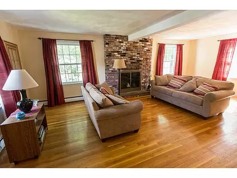 83 Sandro Dr, Warwick, RI 02886 photo 3