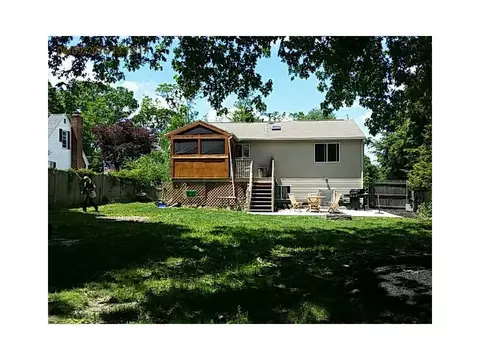 2 Jefferson St, Warwick, RI 02888 photo 2