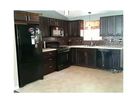 2 Jefferson St, Warwick, RI 02888 photo 4