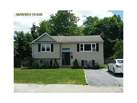 2 Jefferson St, Warwick, RI 02888 photo 1