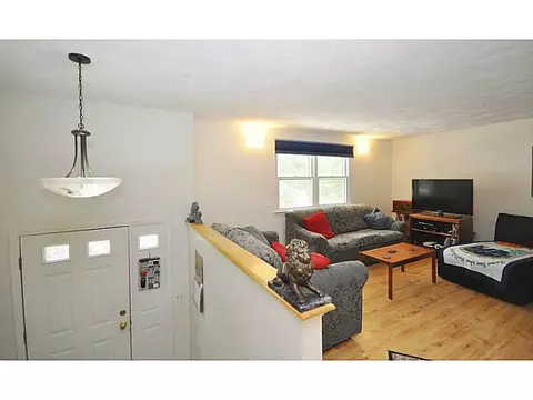 33 Evergreen Dr, Exeter, RI 02822 photo 4