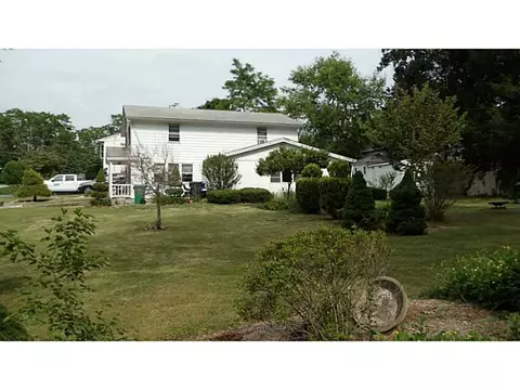 28 Enterprise Rd, Warwick, RI 02886 photo 2