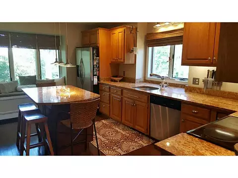 40 Trolley Ln, Westerly, RI 02891 photo 9