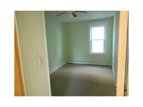 36 Cold Spring Pl, Woonsocket, RI 02895 photo 6