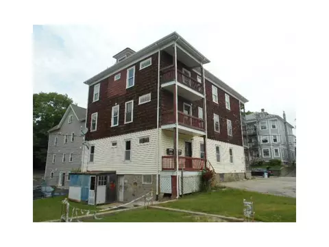 36 Cold Spring Pl, Woonsocket, RI 02895 photo 2