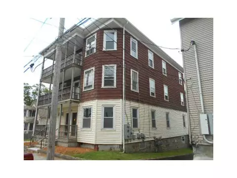 36 Cold Spring Pl, Woonsocket, RI 02895 photo 3