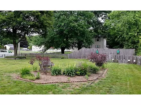 78 Newbury Ave, Woonsocket, RI 02895 photo 2