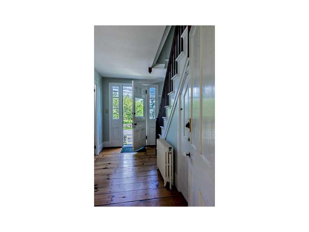 7 Main St, Little Compton, RI 02837 photo 4