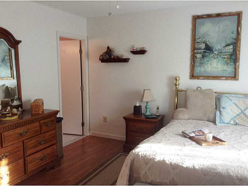 492 Round Hill Ct, Warwick, RI 02886 photo 9
