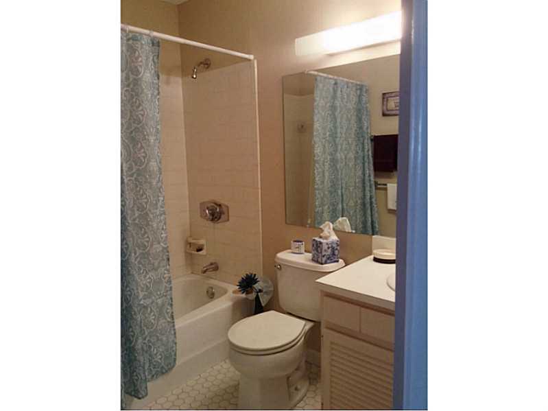 492 Round Hill Ct, Warwick, RI 02886 photo 10