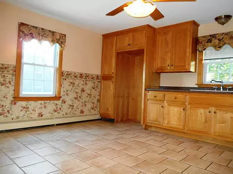 71 Napoleon St, Woonsocket, RI 02895 photo 10