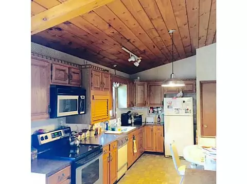 3 Low Ln, Bristol, RI 02809 photo 8