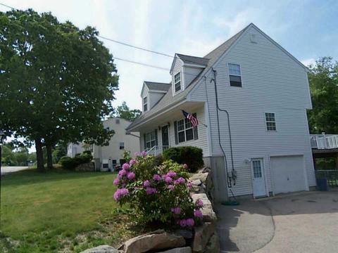 18 Maybrey Dr, Westerly, RI 02891 photo 2