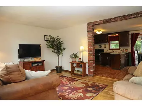 79 Macarthur Blvd, Coventry, RI 02816 photo 4