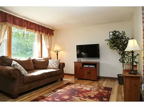 79 Macarthur Blvd, Coventry, RI 02816 photo 3