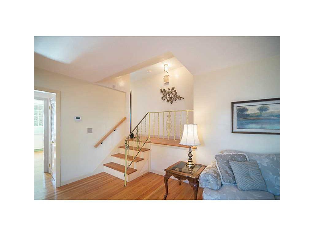 144 Circuit Dr, Riverside, RI 02915 photo 13