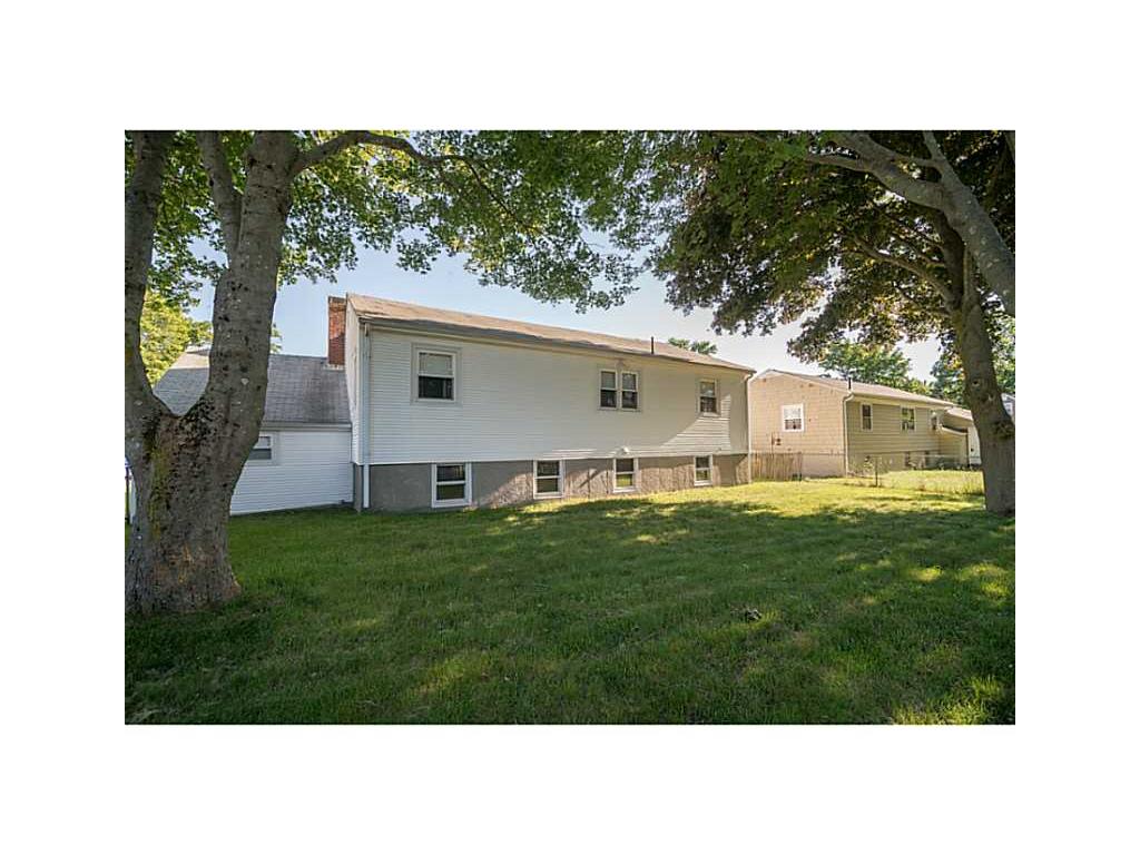 144 Circuit Dr, Riverside, RI 02915 photo 24