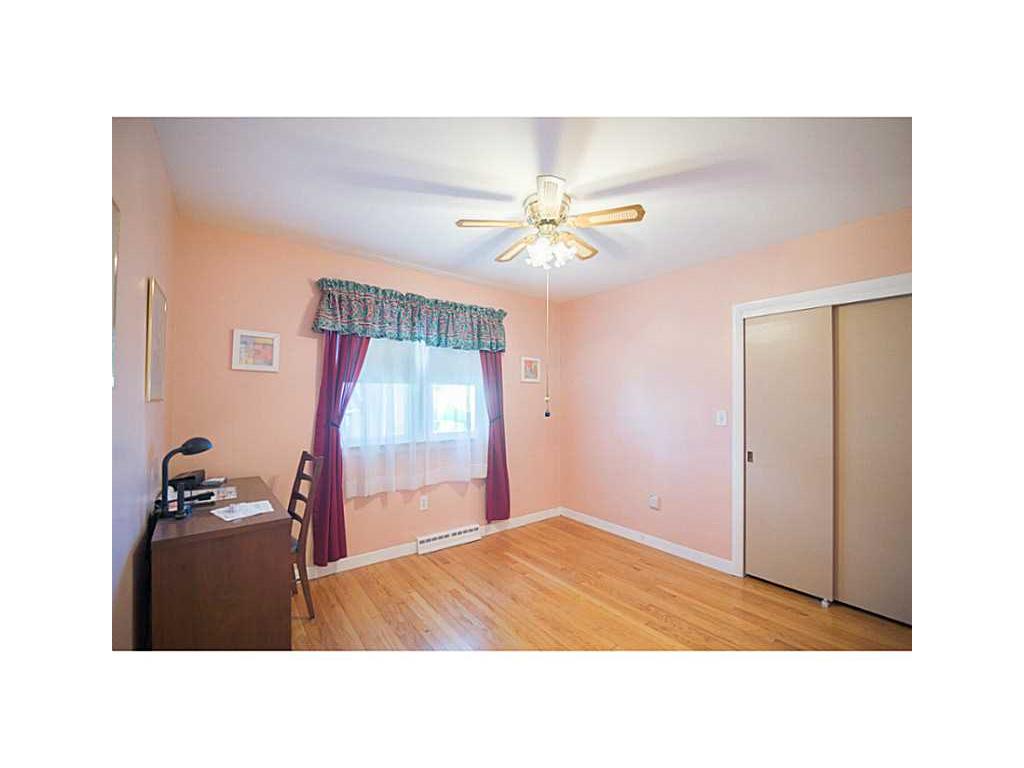 144 Circuit Dr, Riverside, RI 02915 photo 18
