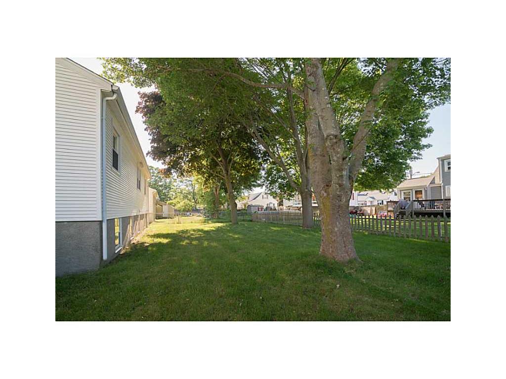 144 Circuit Dr, Riverside, RI 02915 photo 25