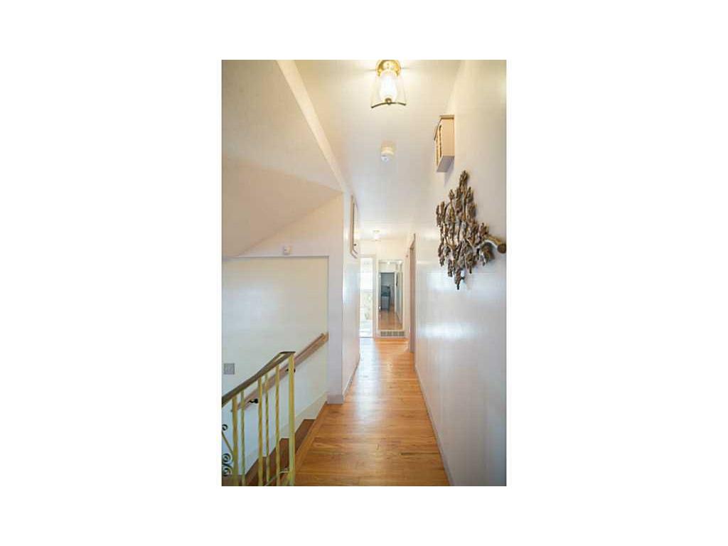 144 Circuit Dr, Riverside, RI 02915 photo 9