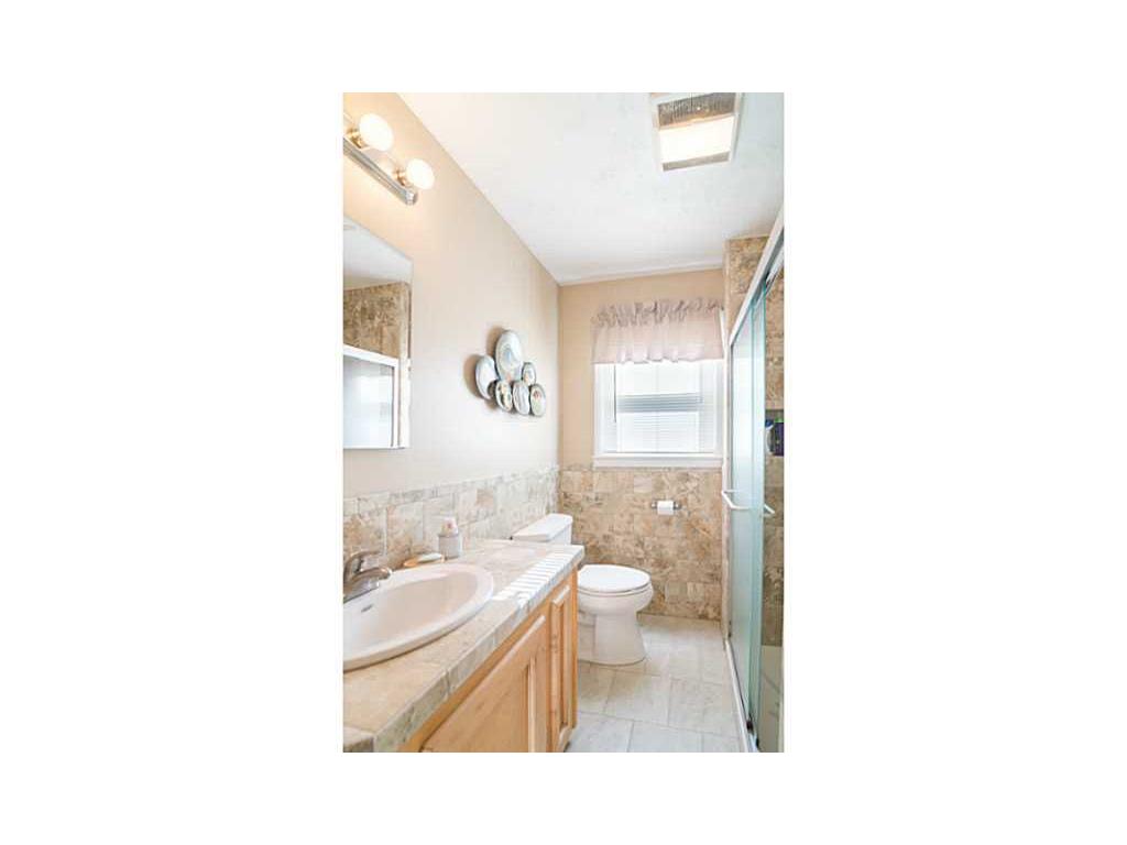 144 Circuit Dr, Riverside, RI 02915 photo 15