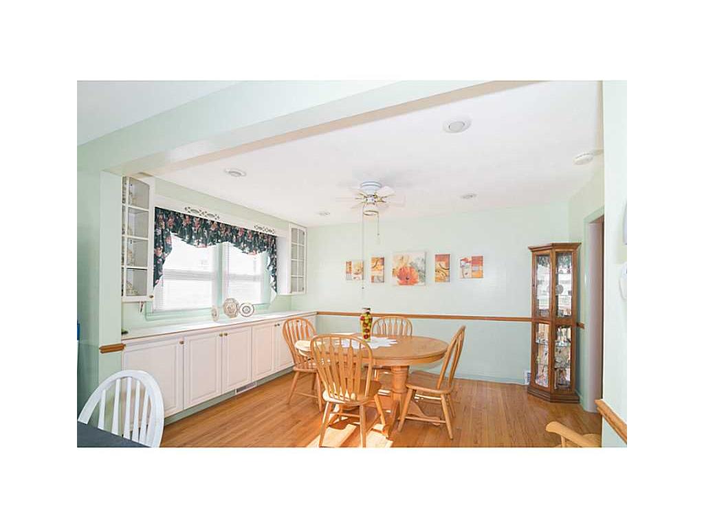 144 Circuit Dr, Riverside, RI 02915 photo 2
