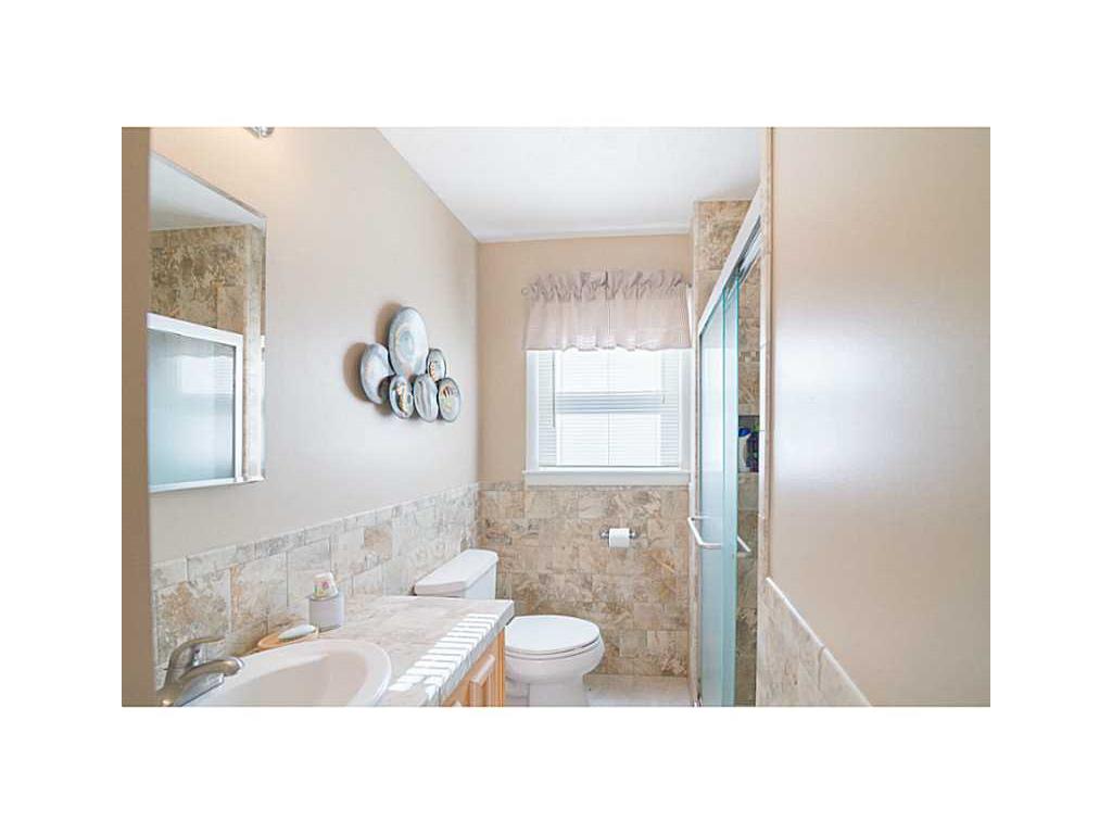 144 Circuit Dr, Riverside, RI 02915 photo 5