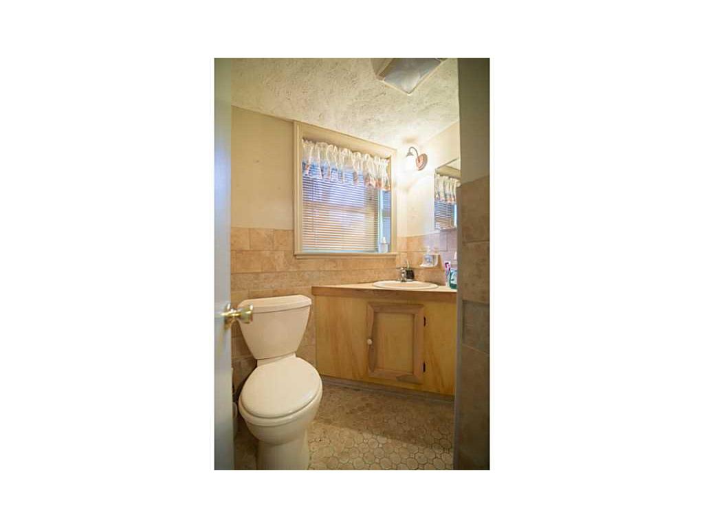 144 Circuit Dr, Riverside, RI 02915 photo 17