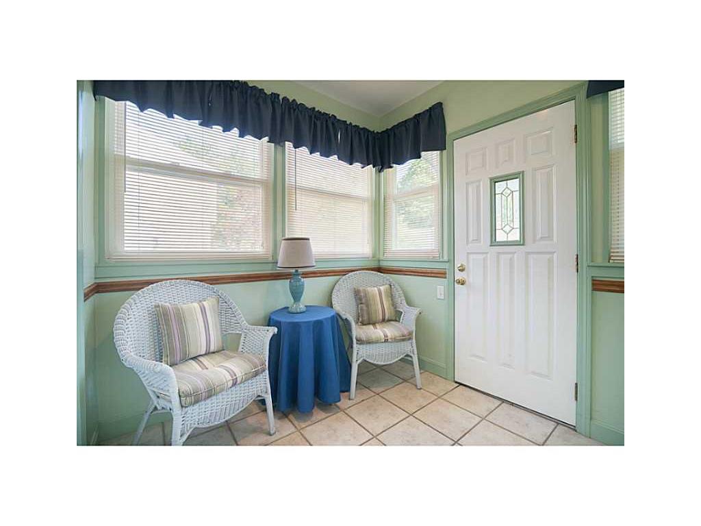 144 Circuit Dr, Riverside, RI 02915 photo 8