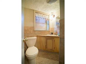 144 Circuit Dr, East Providence, RI 02915 photo 17