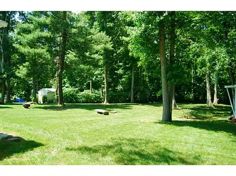 61 Estrell Dr, Riverside, RI 02915 photo 4