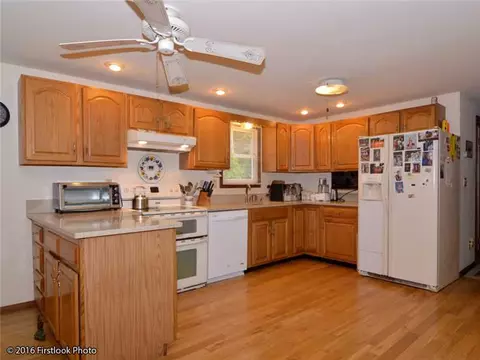 69 Wagner Rd, Westerly, RI 02891 photo 7