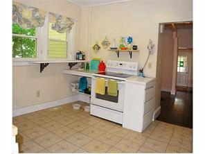 16 Hawkins St, Killingly, CT 06239 photo 9