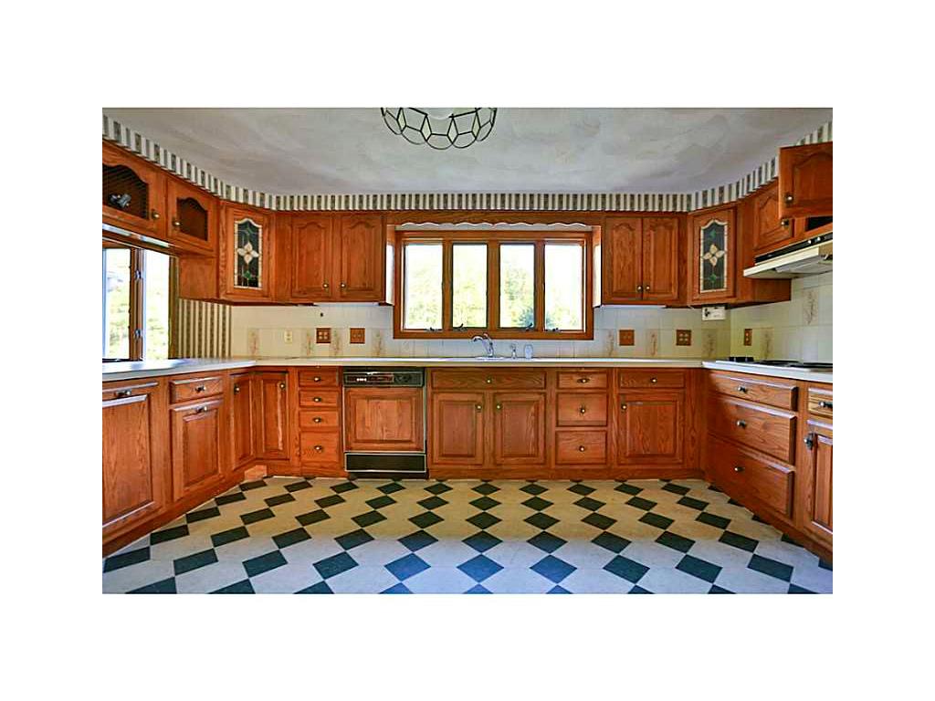 485 Rhodes Ave, Woonsocket, RI 02895 photo 6