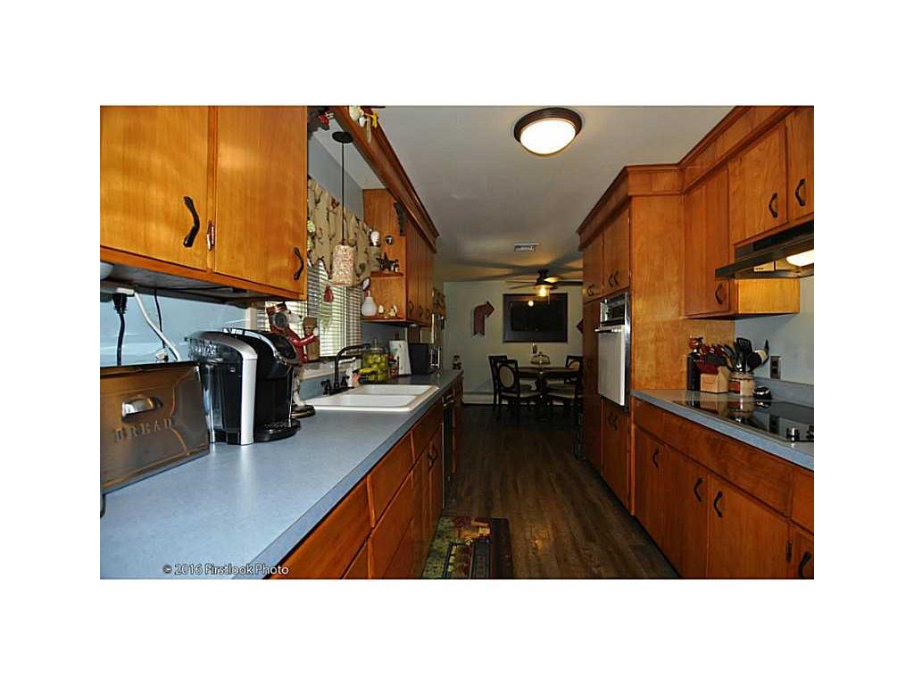 71 Castle Heights Ct, Woonsocket, RI 02895 photo 3