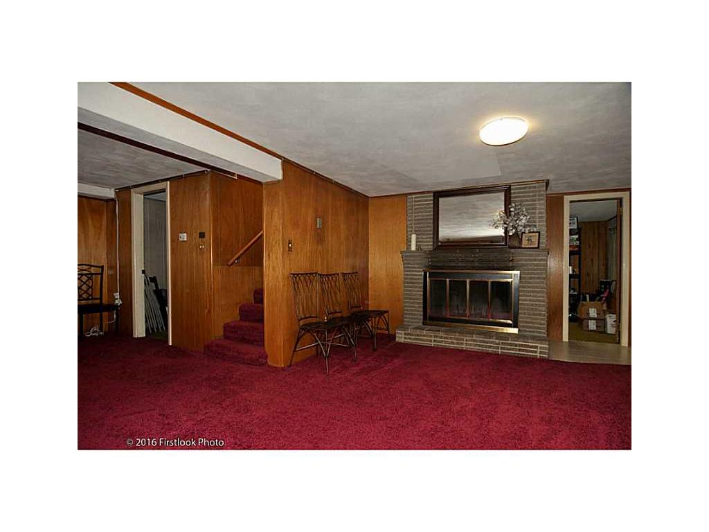 71 Castle Heights Ct, Woonsocket, RI 02895 photo 12