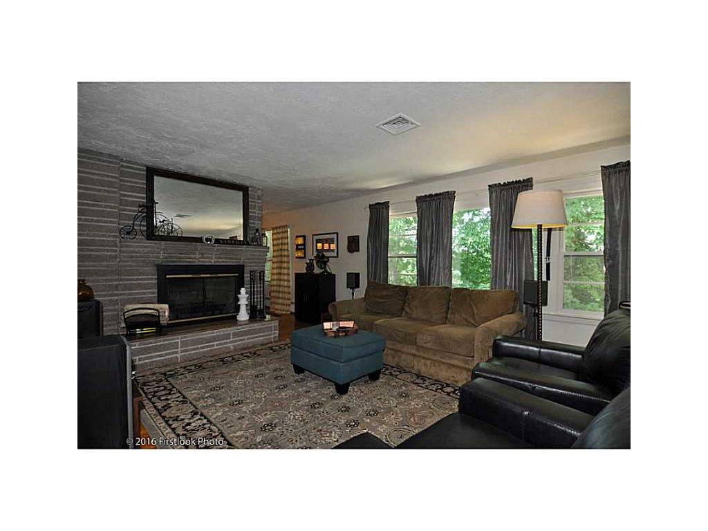 71 Castle Heights Ct, Woonsocket, RI 02895 photo 5