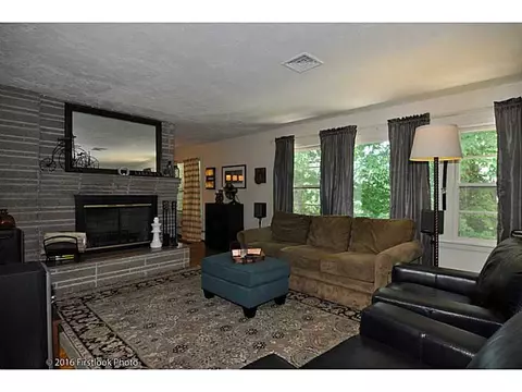 71 Castle Heights Ct, Woonsocket, RI 02895 photo 5
