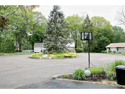 71 Castle Heights Ct, Woonsocket, RI 02895 photo 25